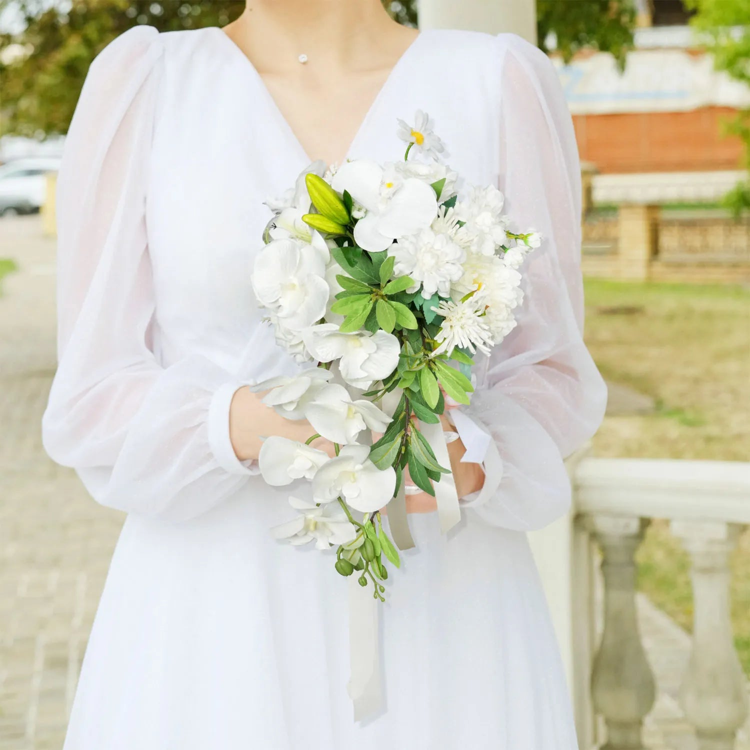 Uflower Small Cascade Bridal Bouquet in Natural Whites MG80005-01