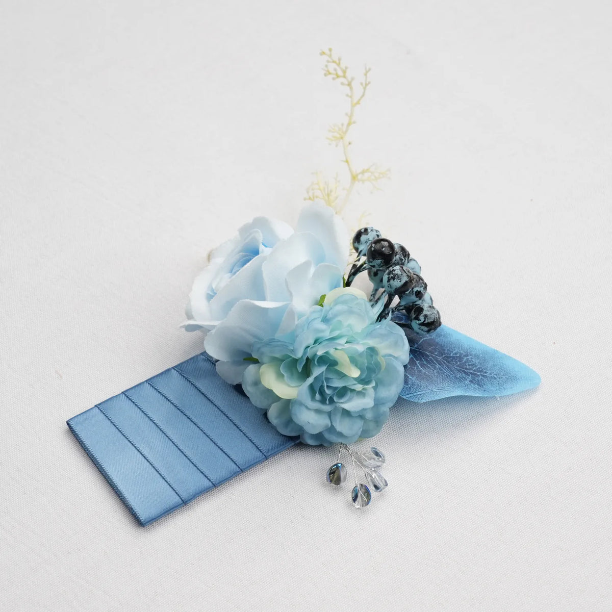 Uflower Boutonnieres in Dusty Blue with Card MG80007-02*6