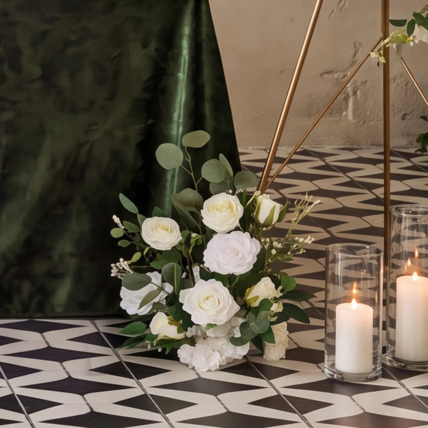 Elegant Wedding Floral Decor – Ground Flowers, Centerpieces & Welcome Sign