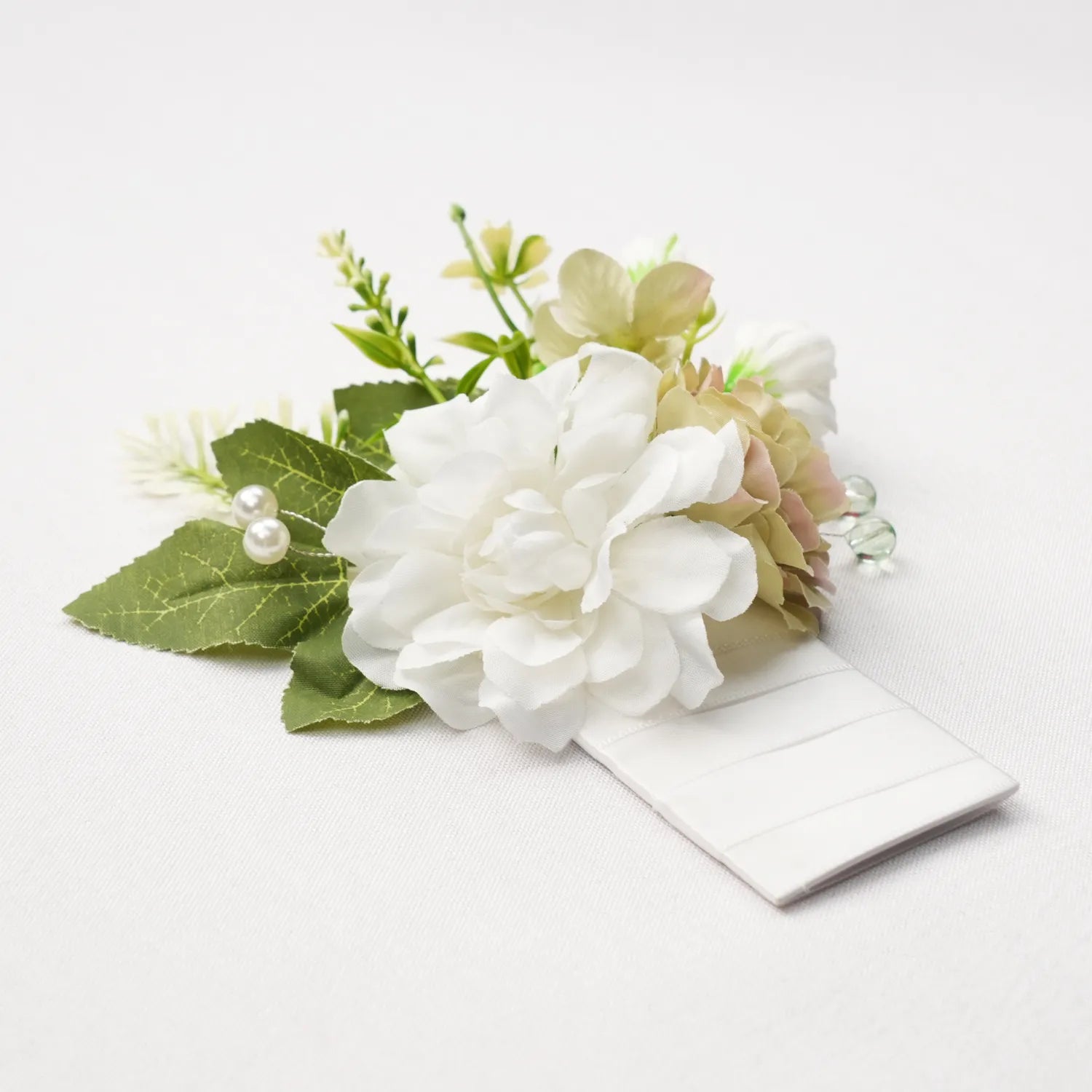 Uflower Boutonnieres in Green White with Card MG80008-02*6