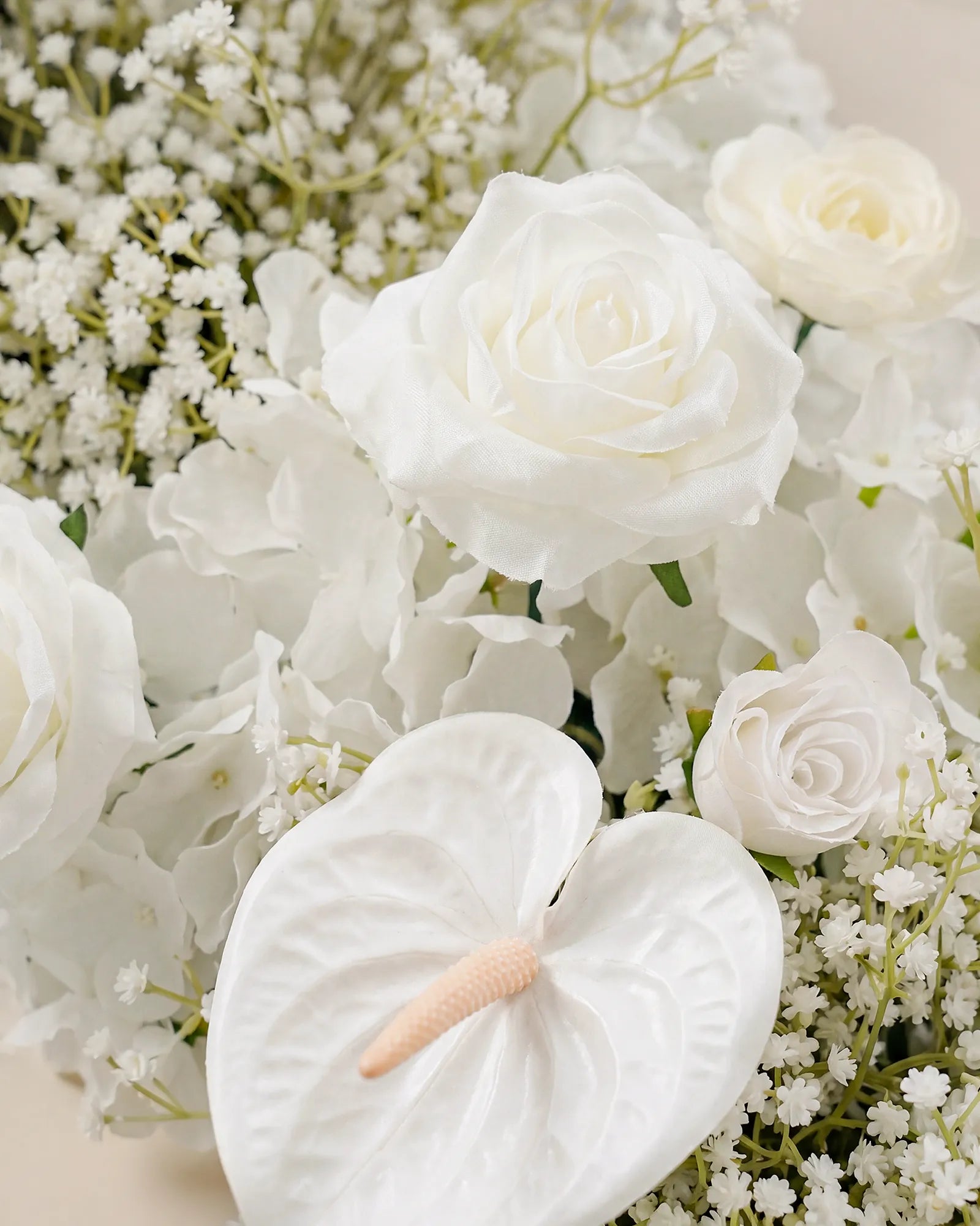 Uflower White Rose Baby's Breath Flower Row with Drapes MC89009-01