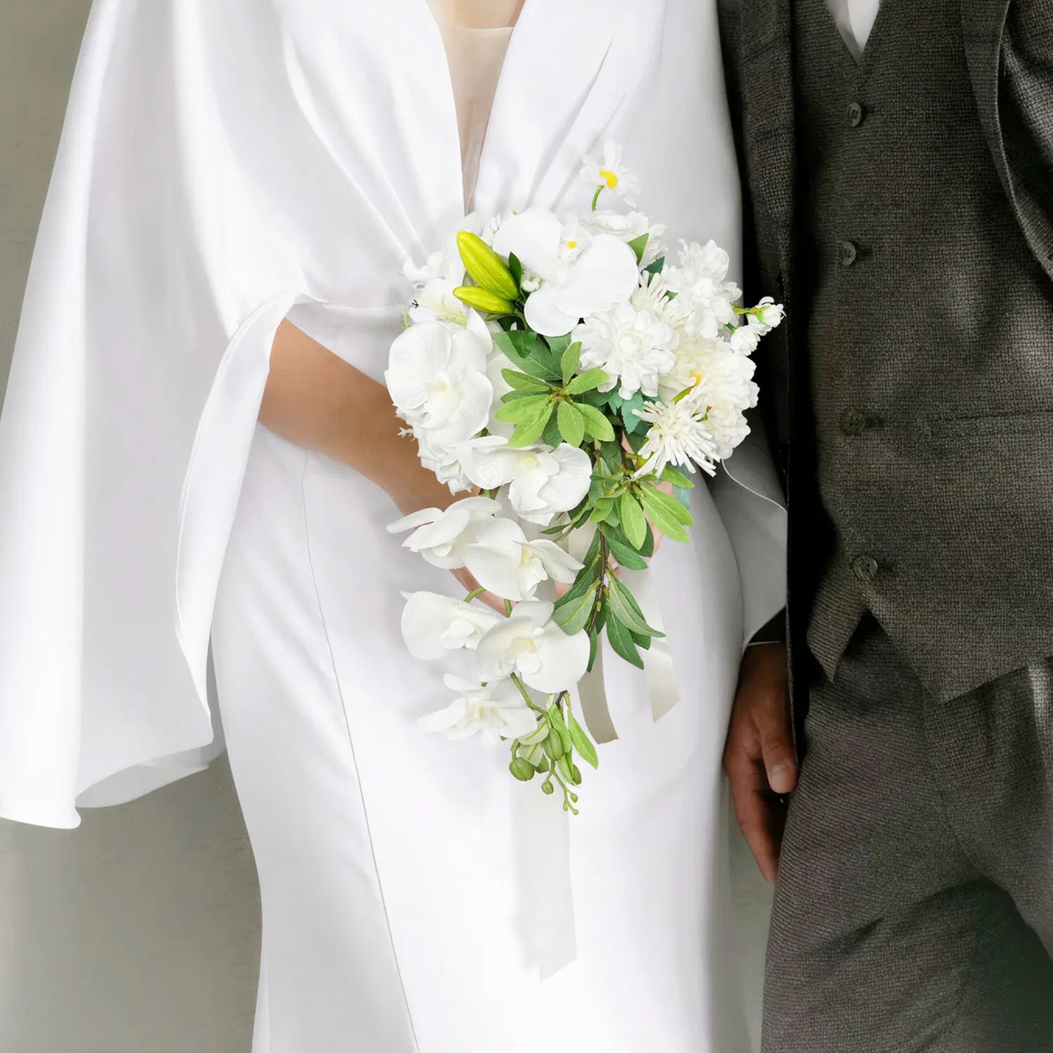 Uflower Small Cascade Bridal Bouquet in Natural Whites MG80005-01