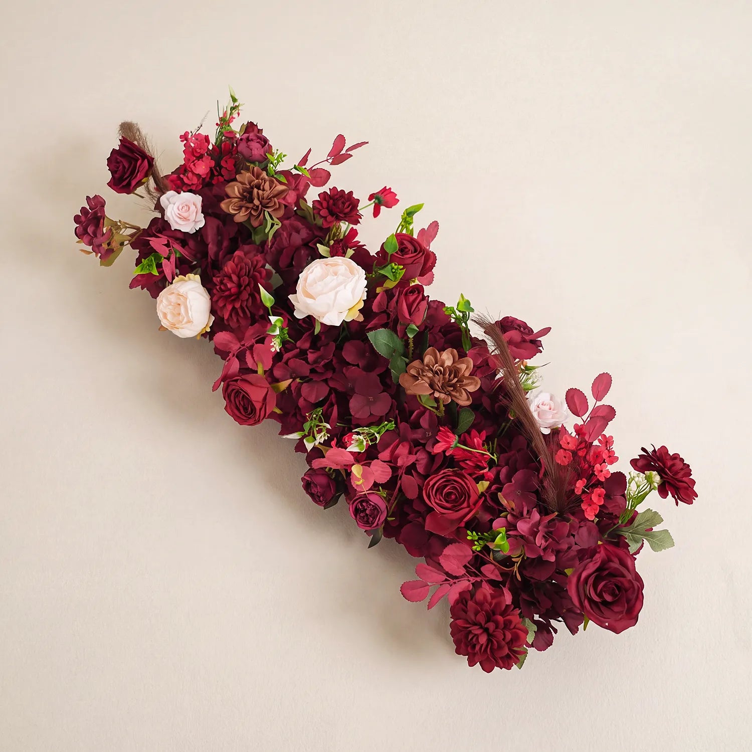 Uflower Luxe Bourgogne Floral Rangée Toile de Fond pour Mariage et Événements MC80308-01